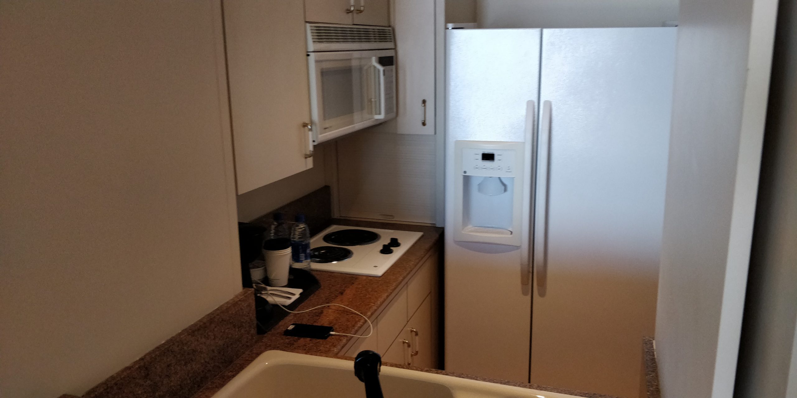 PICTURE OF THE  KITCHENETTE
