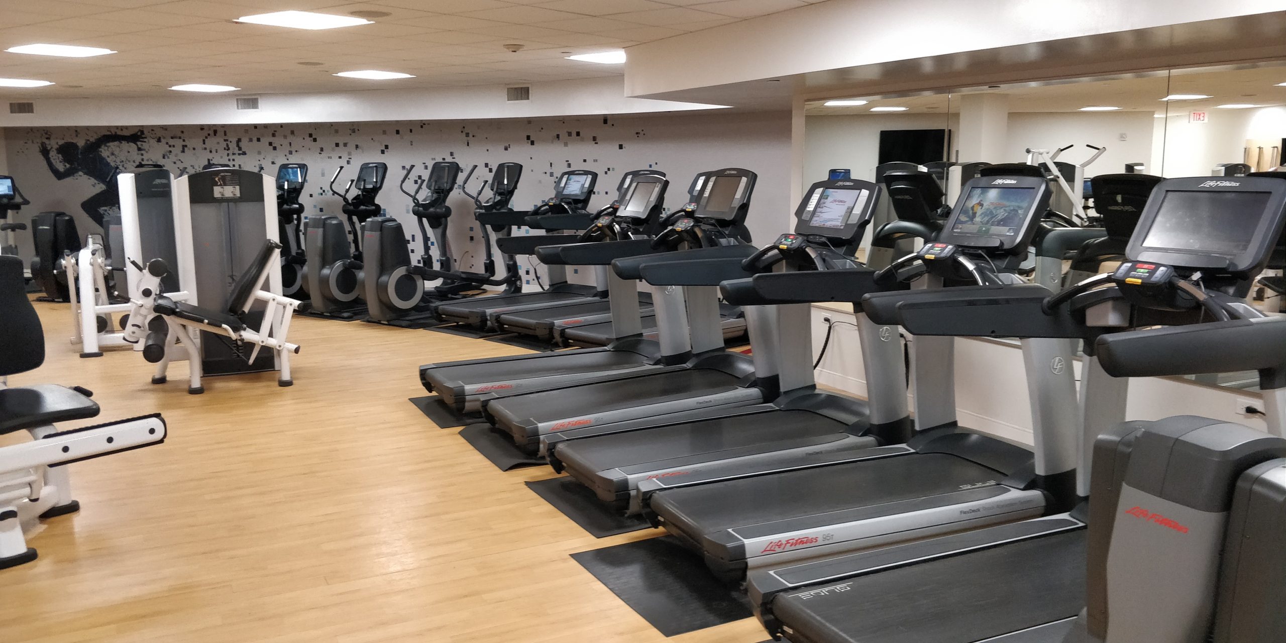 PICTURE OF THE CARDIO EQUIPMENT AT THE SHERATON