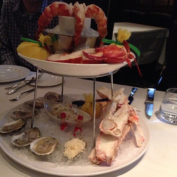 PICURE OFSEAFOOD TOWER AT THE HARBOUR 60