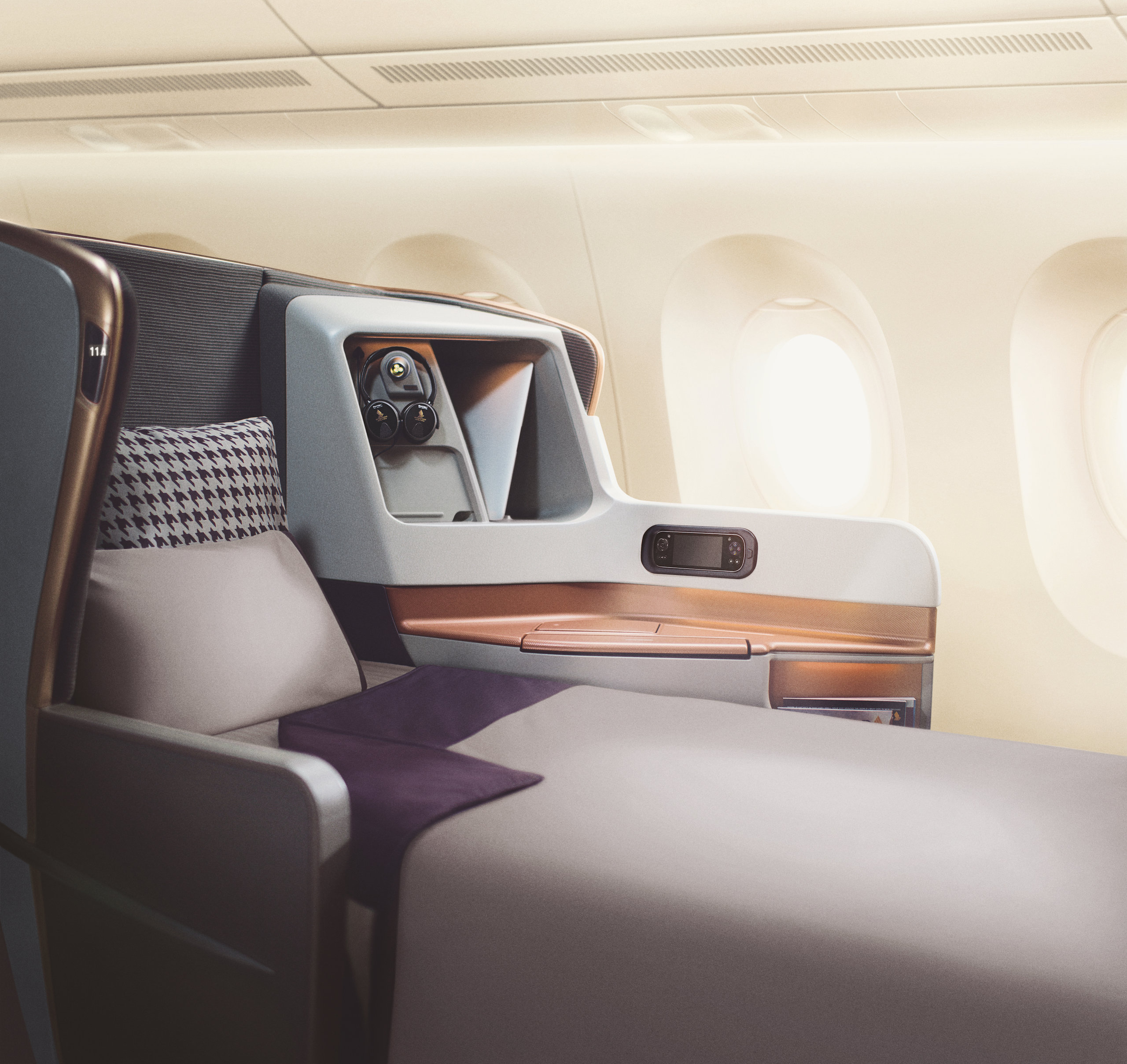 PICTURE OF BUSINESS CLASS SEAT