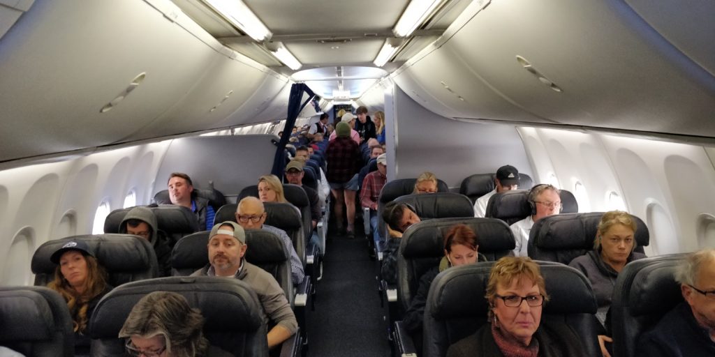 A PICTURE OF UNITED 737-9 FIRST CABIN