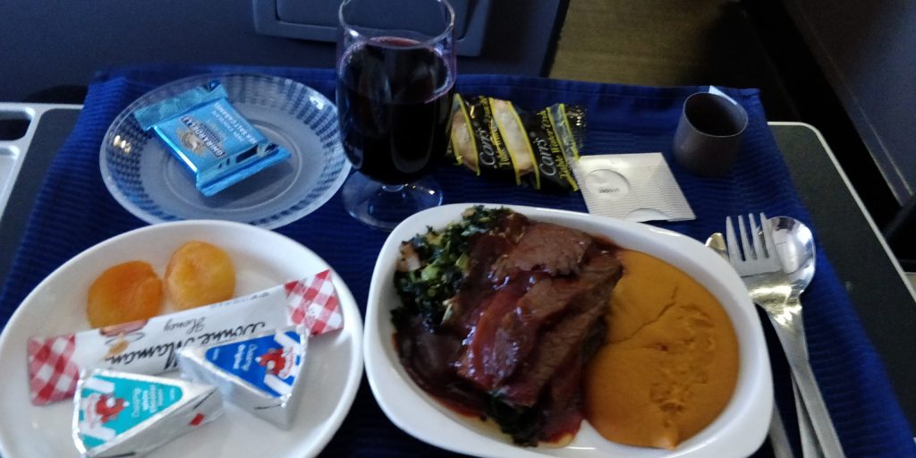 A PICTURE OF UNITED FIRST MEAL ABQ-ORD