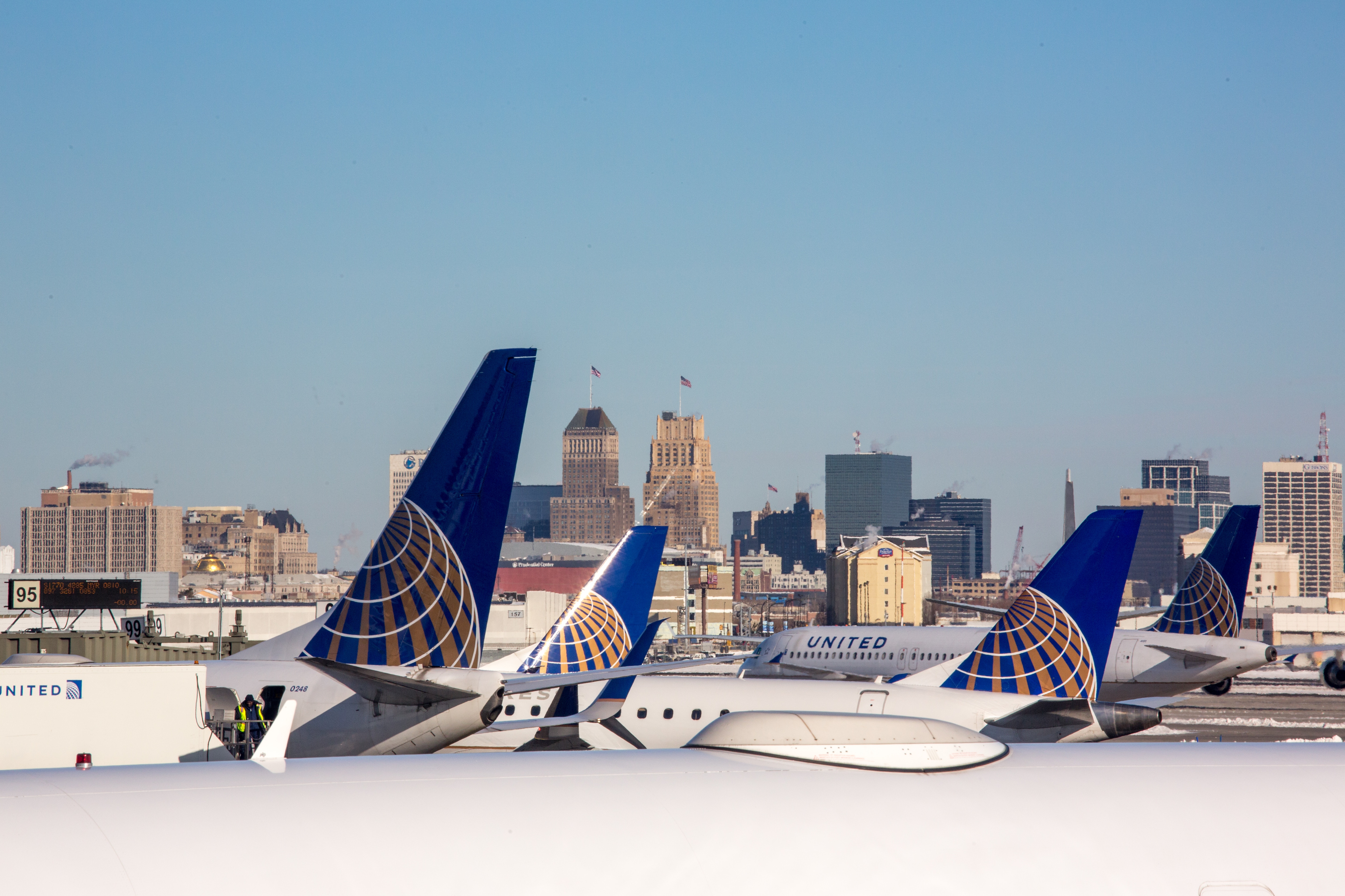 PICTURE OFUNITED AIRCRAFT ON RAMP