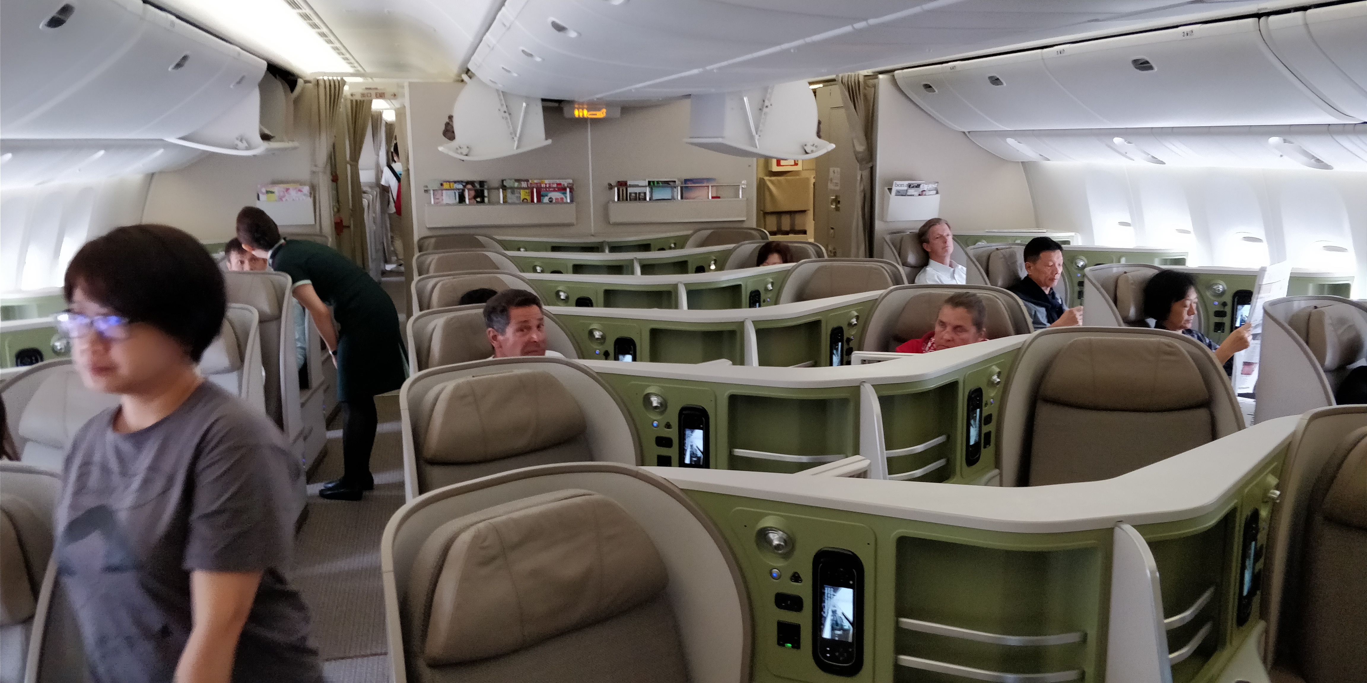 A PICTURE OF EVA AIR ROYAL LAUREL CLASS