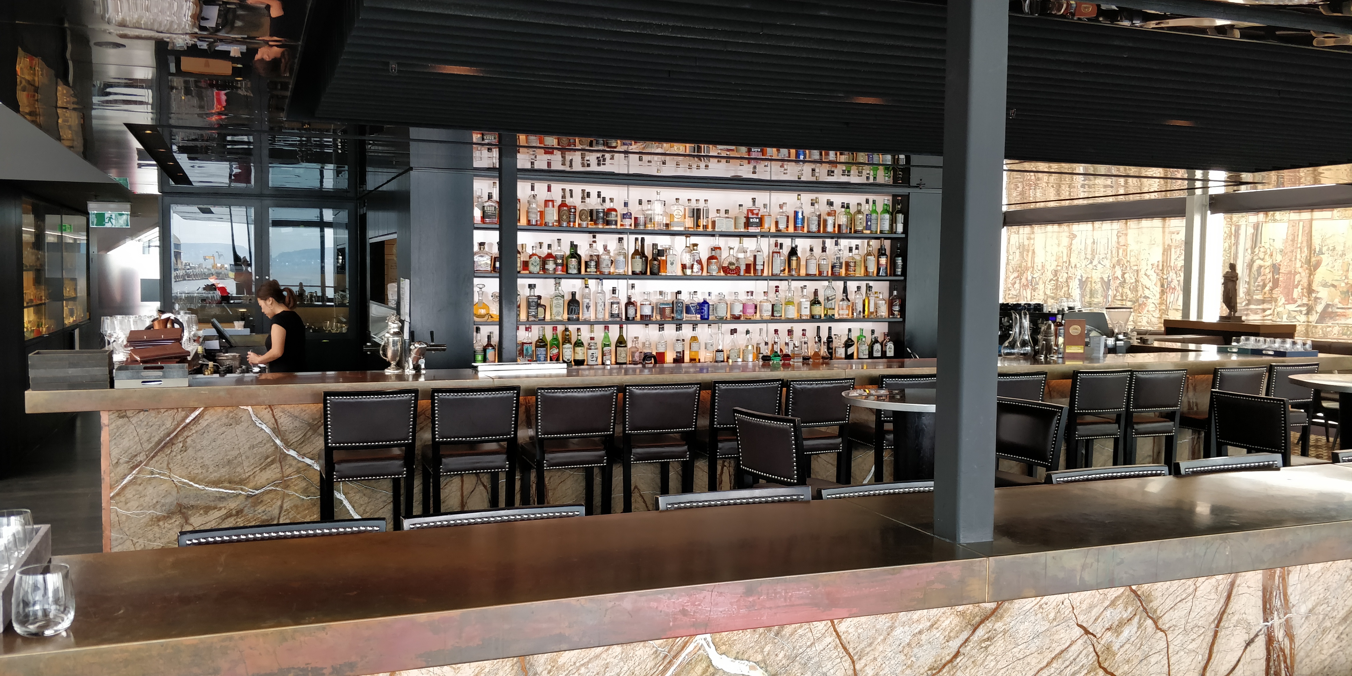 A PICTURE OF THE GLASS BAR AT GLASS HOUSE