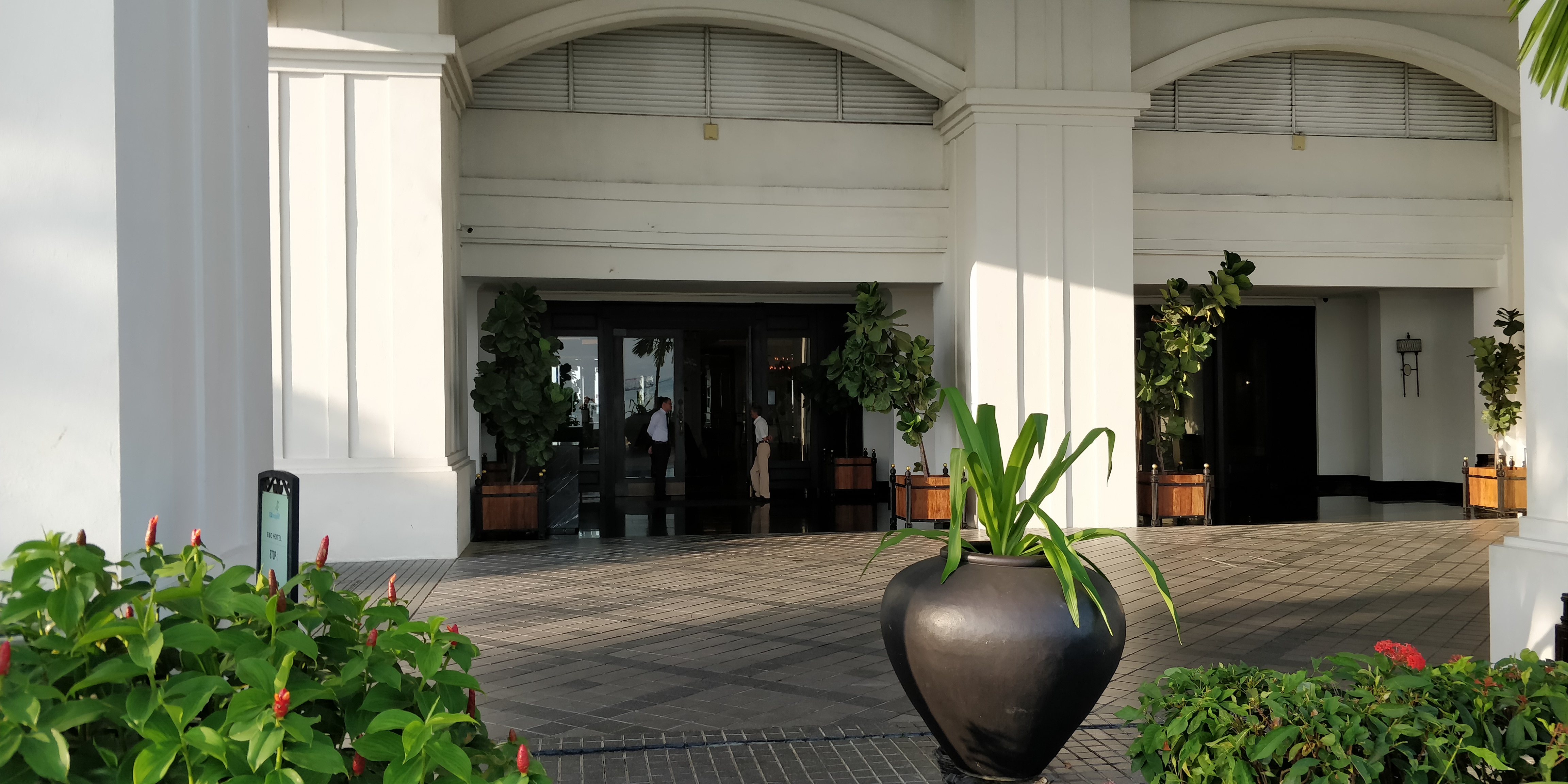  A PICTURE OF THE ENTRANCE TO THE E & O HOTEL PENANG