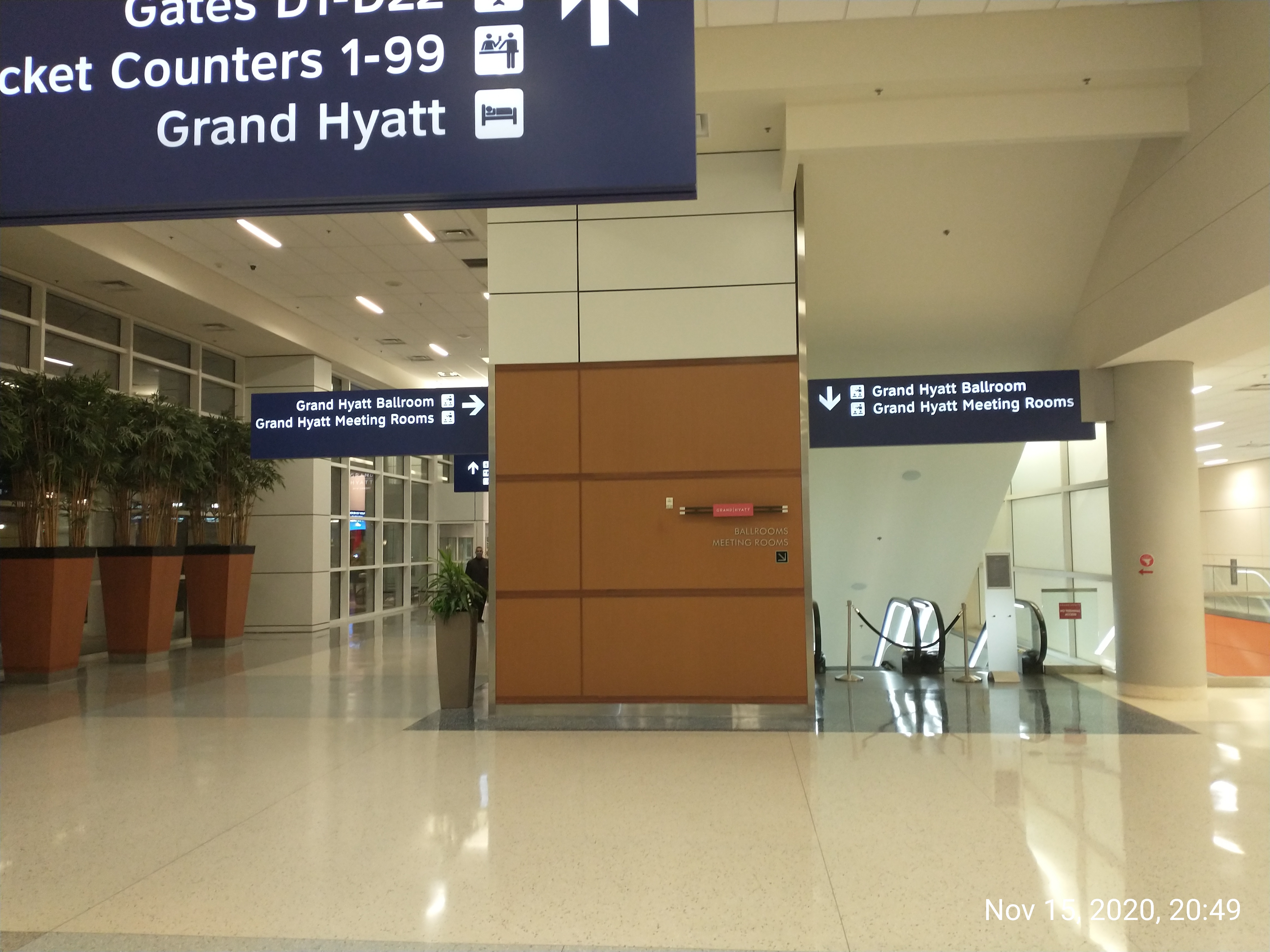 Picture of the terminal entrance to the Grand Hyatt Ballrooms at DFW