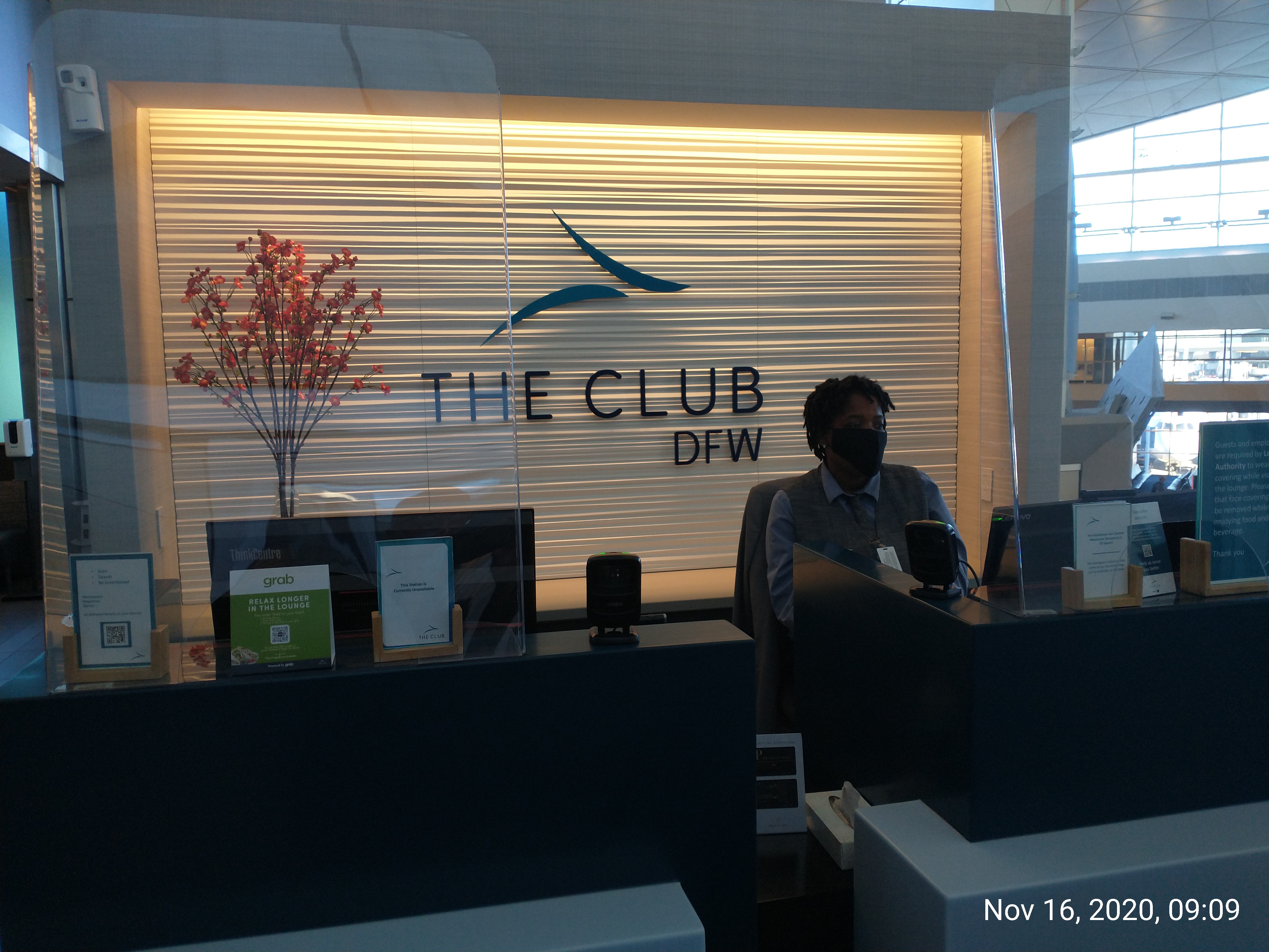 Entrance to  THE CLUB airline lounge at DFW