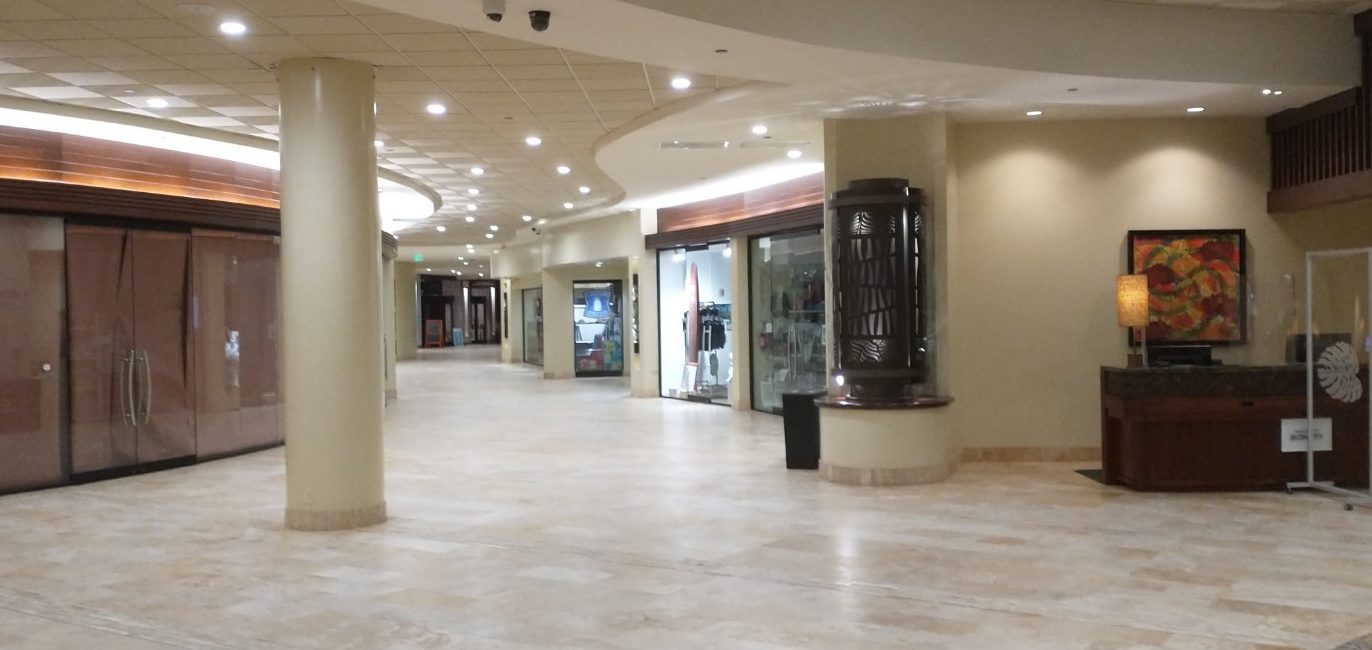 picture of the lobby centre aisle.