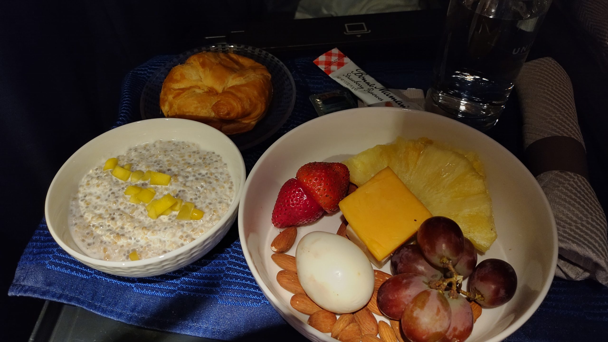 PICTURE OF MY BREAKFAST THAT MORNING AS WE APPROACHED CHICAGO.