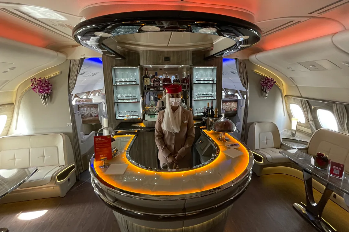picture of the stand up bar on Emirates A380 aircraft 