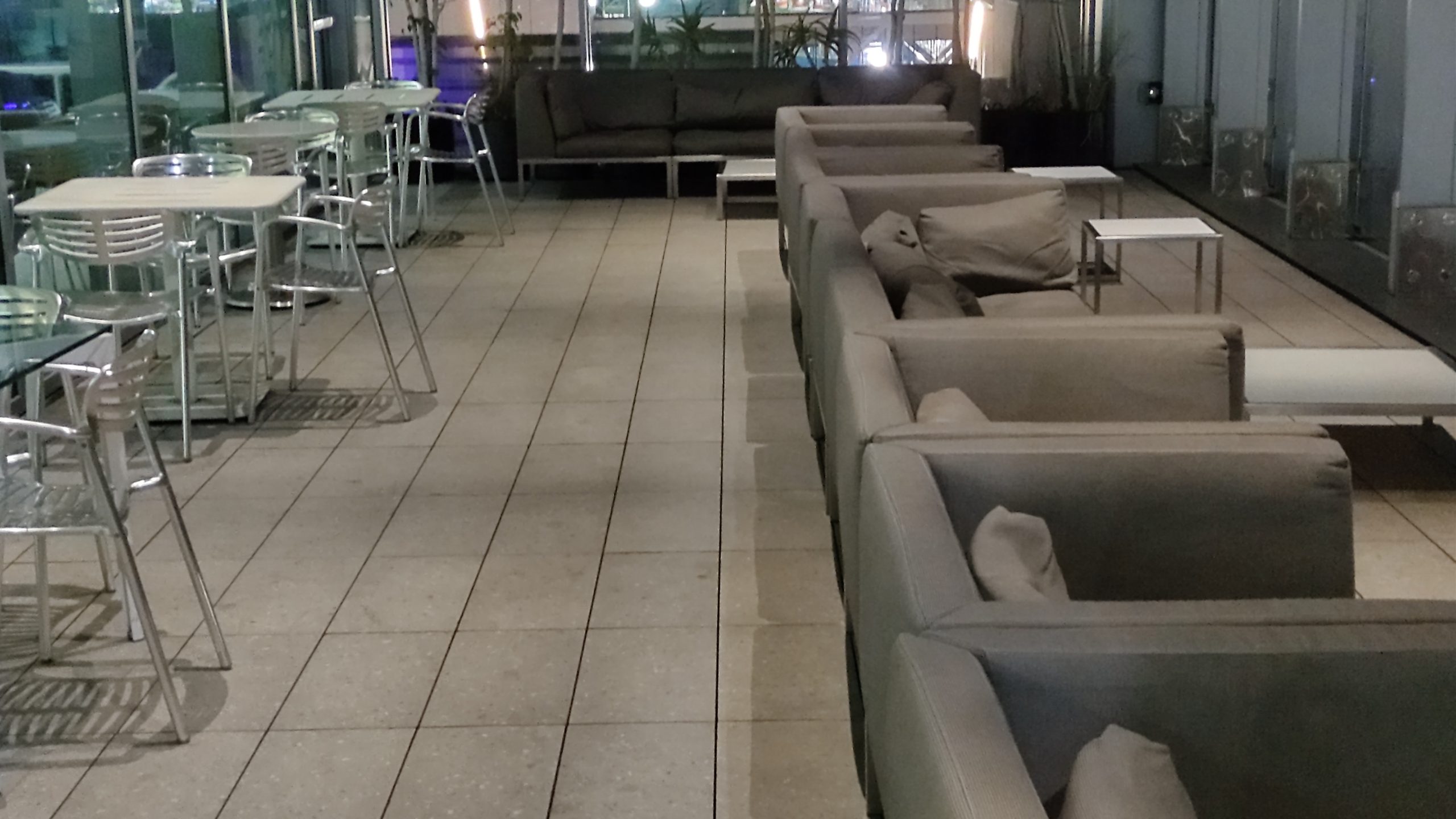 PICTURE OF THE SEATING AT THE CLUB.