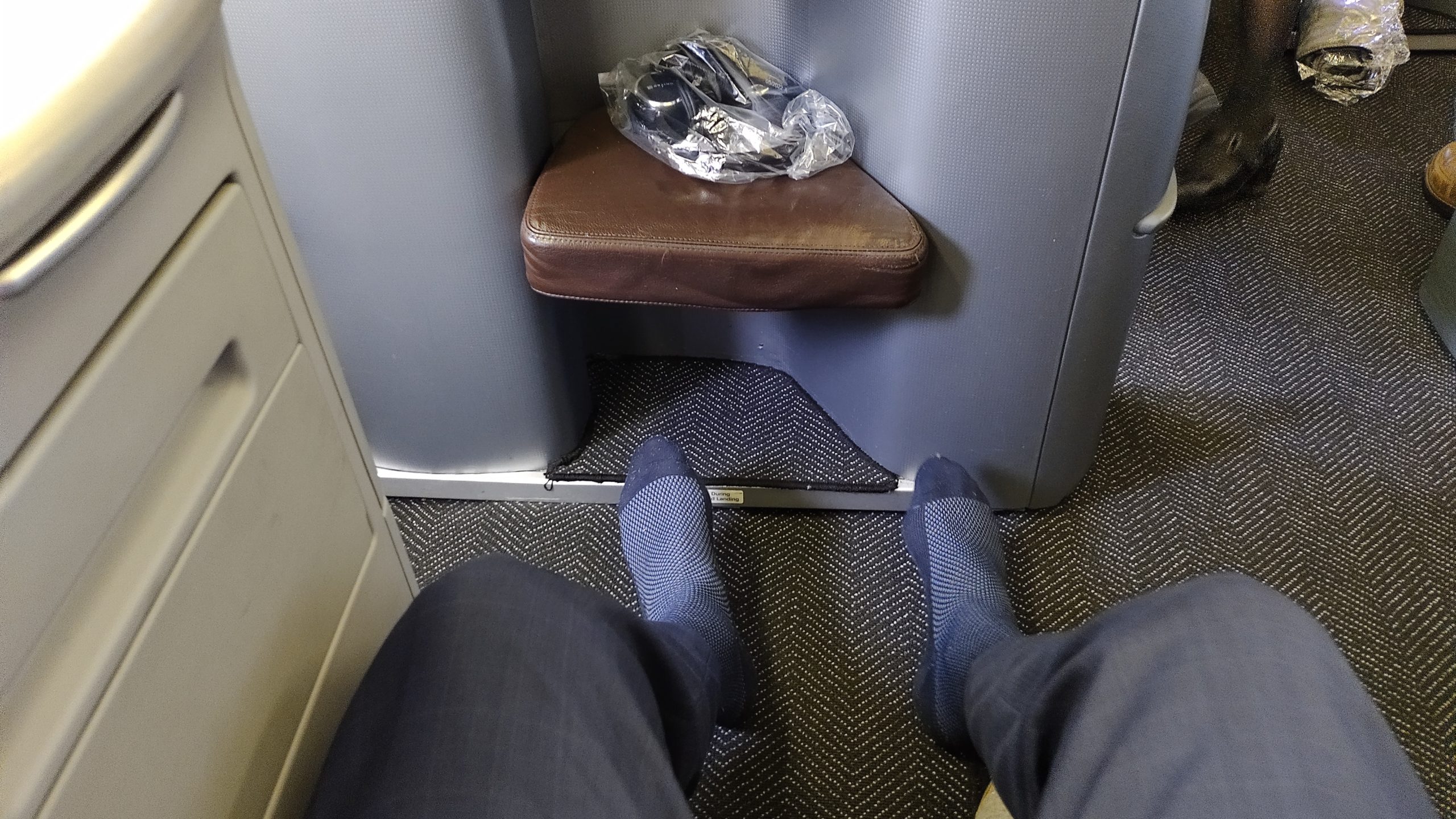 PICTURE OF THE LEG ROOM IN MY SEAT.