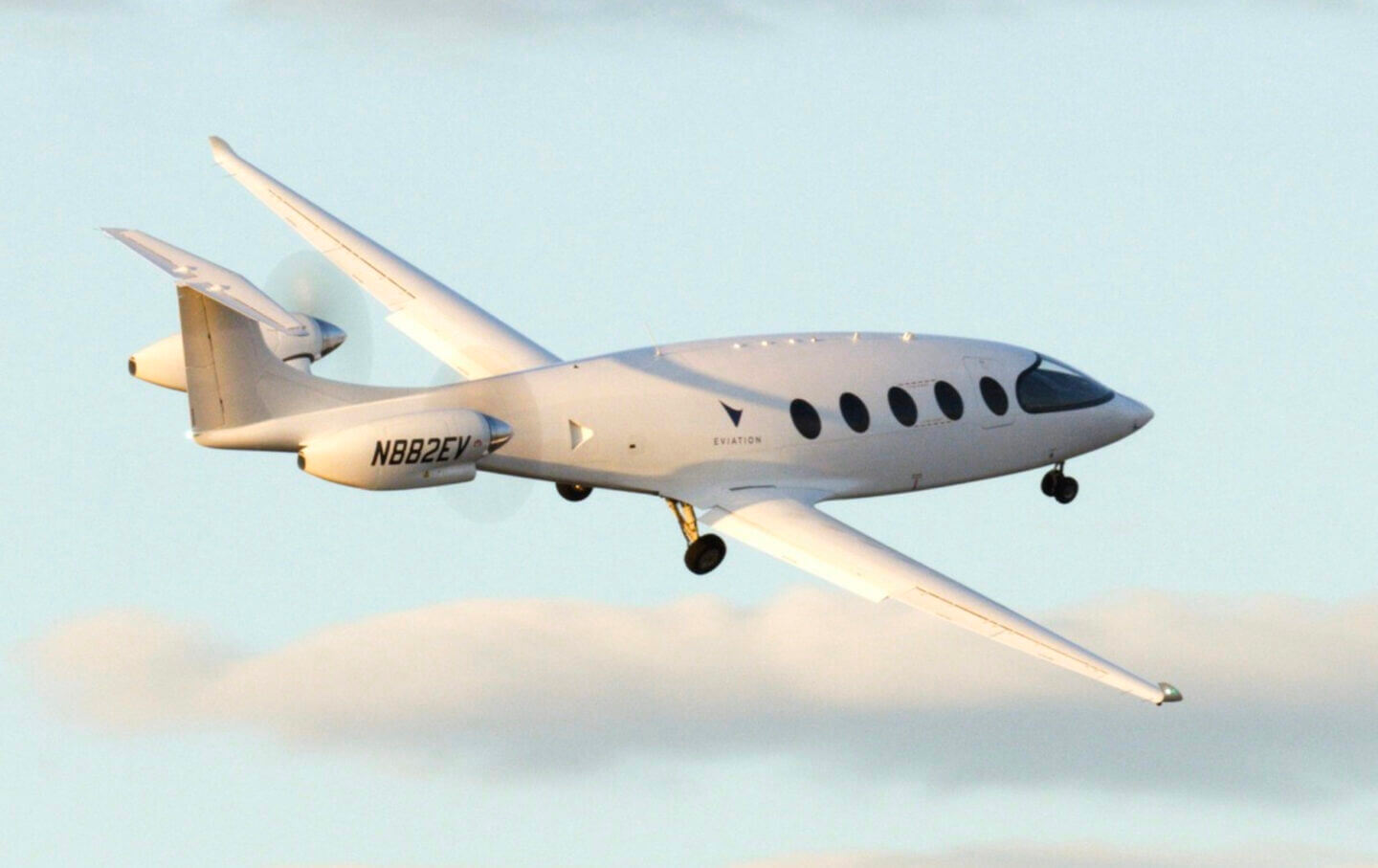 PICTURE OF ALICE THE ALL ELECTRIC COMMERCIAL PASSENGER AIRCRAFT.
