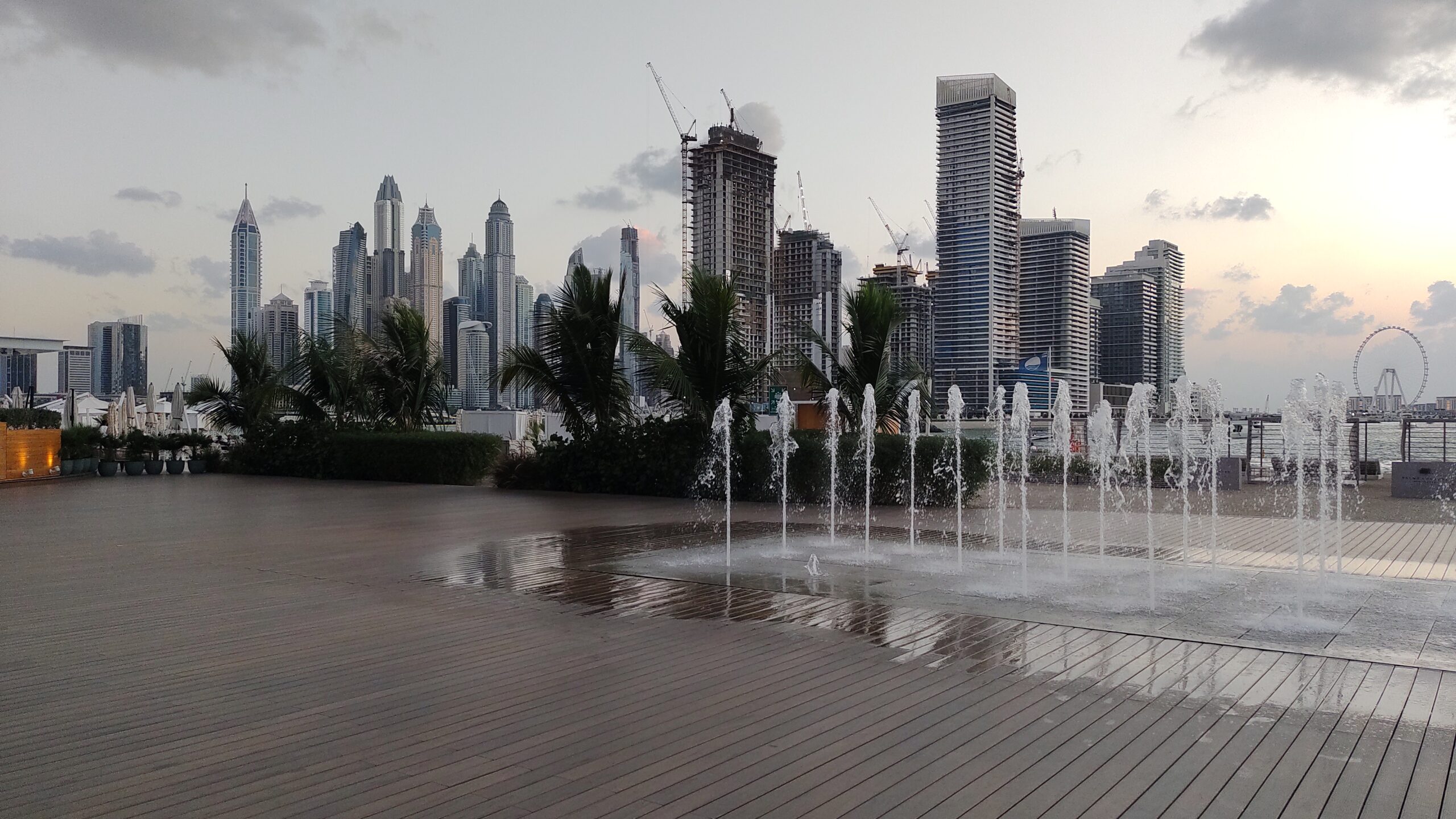 PICTURE OF THE DANCING FOUNTAINS AT ONE END OF THE BOARDWALK.