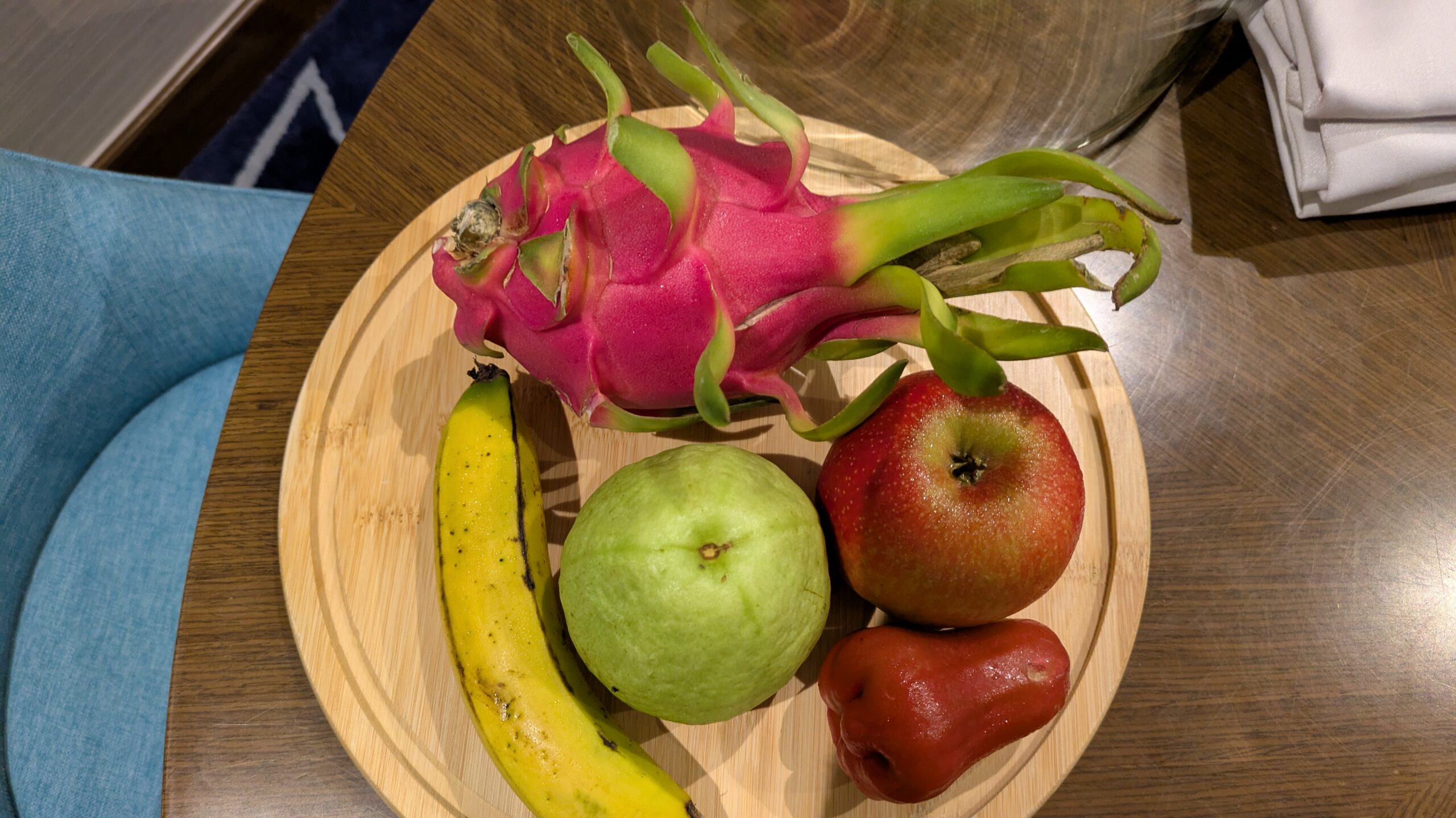 PICTURE OF THE DAILY FRUIT PLATE ON THE DINING ROOM TABLE.