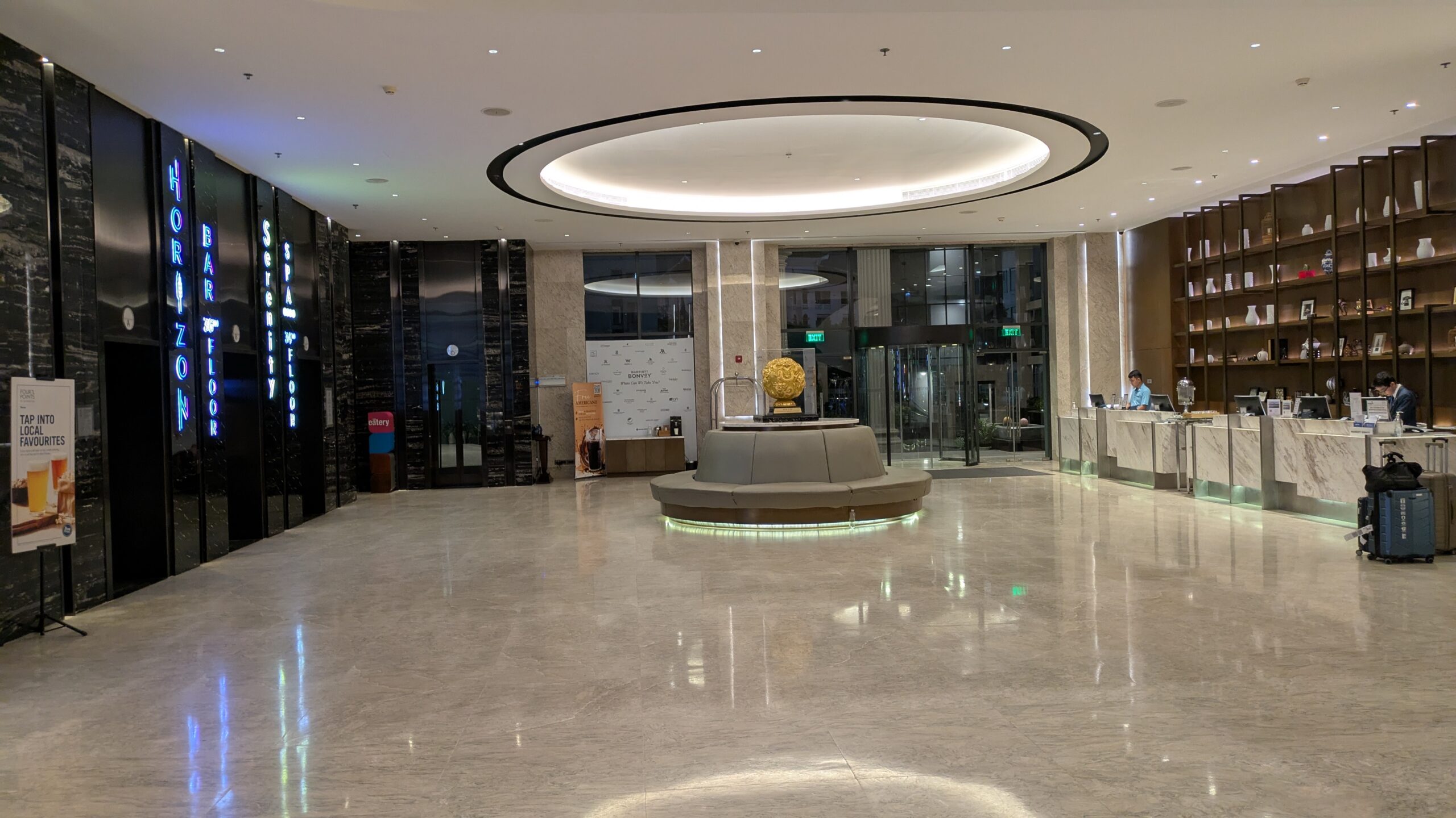 PICTURE OF THE MAIN LOBBY AS YOU ENTER THE BUILDING.