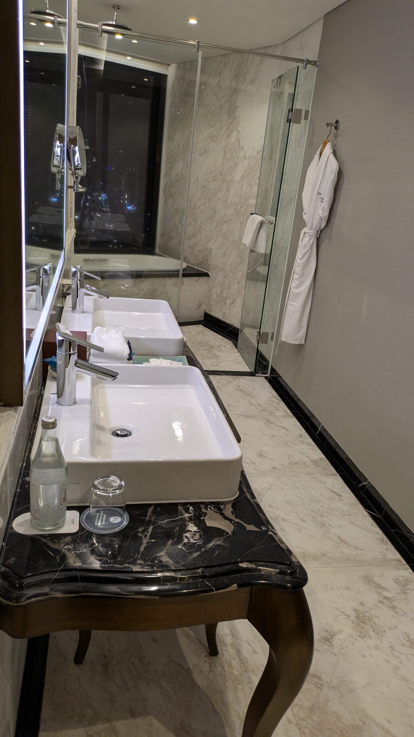 PICTURE OF THE BATHROOM.