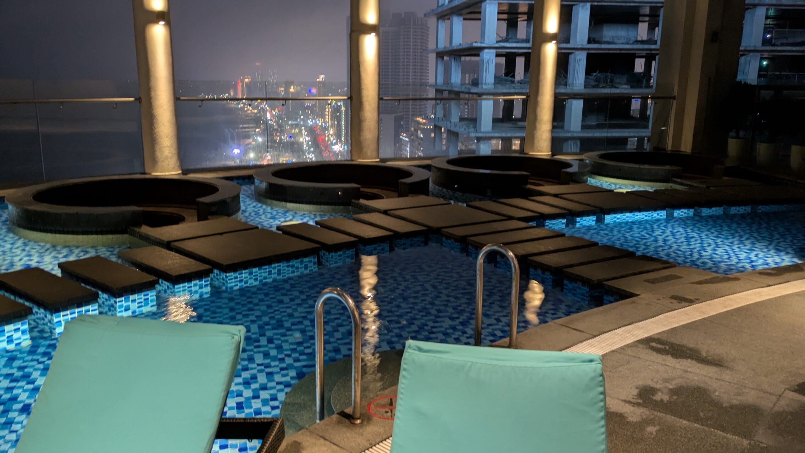PICTURE OF THE HOT TUBS AND WADING POOLS BY THE POOL DECK ALSO OVERLOOKING BEACH.
